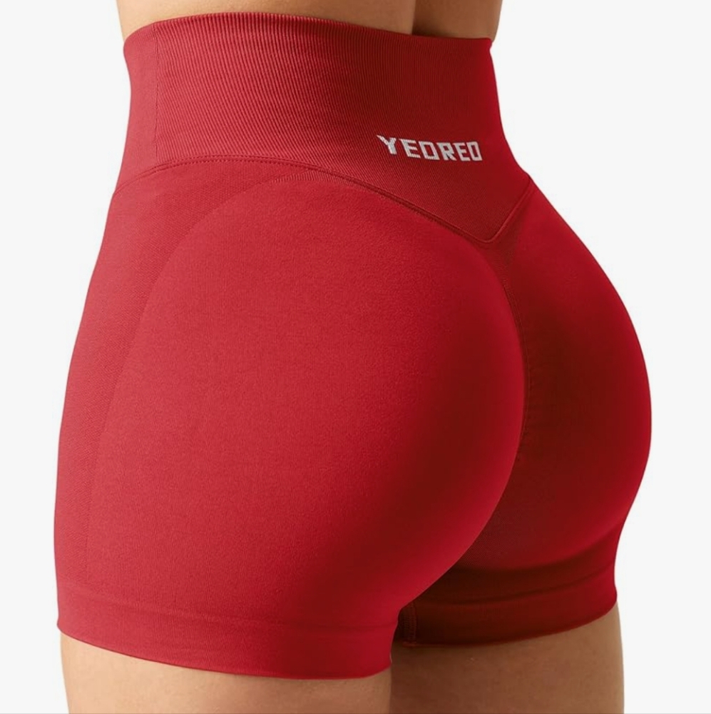 Yeoreo v cross front scrunch butt shorts red